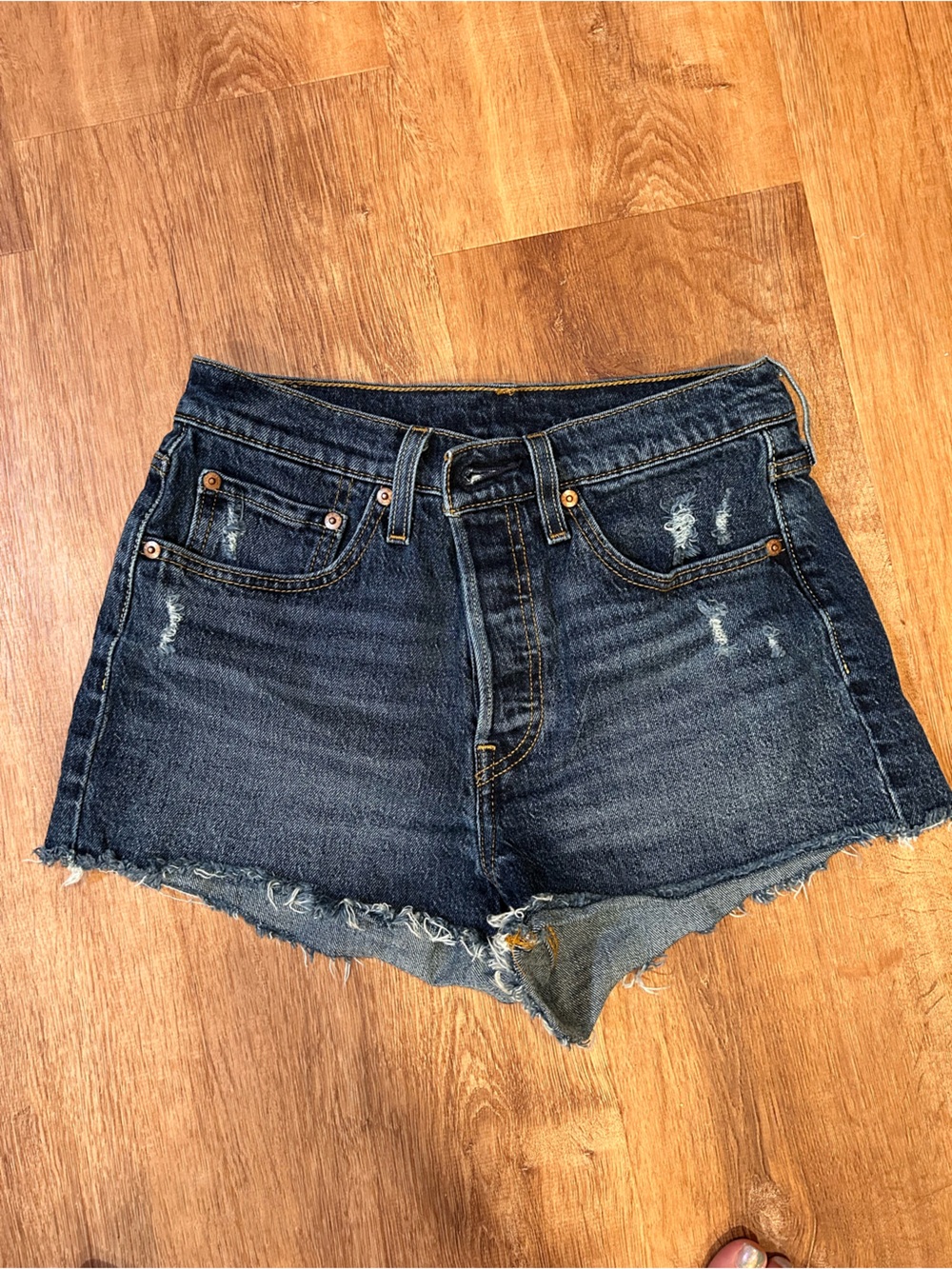 Levi’s 501 shorts women’s size 27